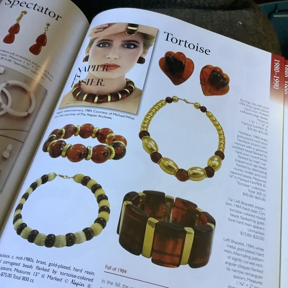 Napier book by Melinda L Lewis over 1000 pages - Picture 3 of 3